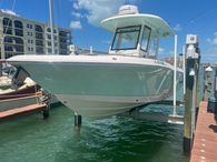 2020 Robalo r272