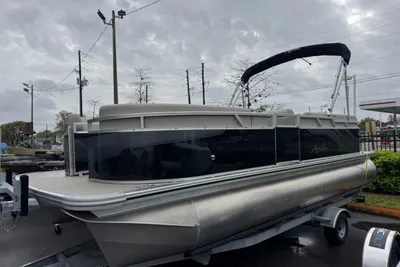 Avalon VLS Quad Lounger - 22'
