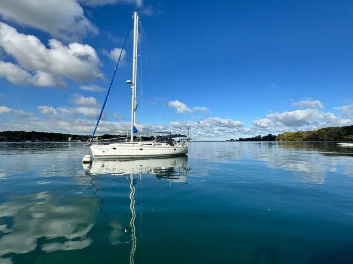 Heeling Alright Yacht Photos Pics 