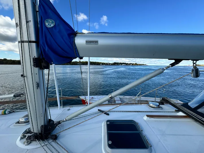 Heeling Alright Yacht Photos Pics Jeanneau Sun Odyssey 40 sailboat deck with ocean view, 2001 model.