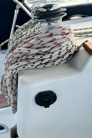 Heeling Alright Yacht Photos Pics Close-up of winch and ropes on 2001 Jeanneau Sun Odyssey 40 sailboat.