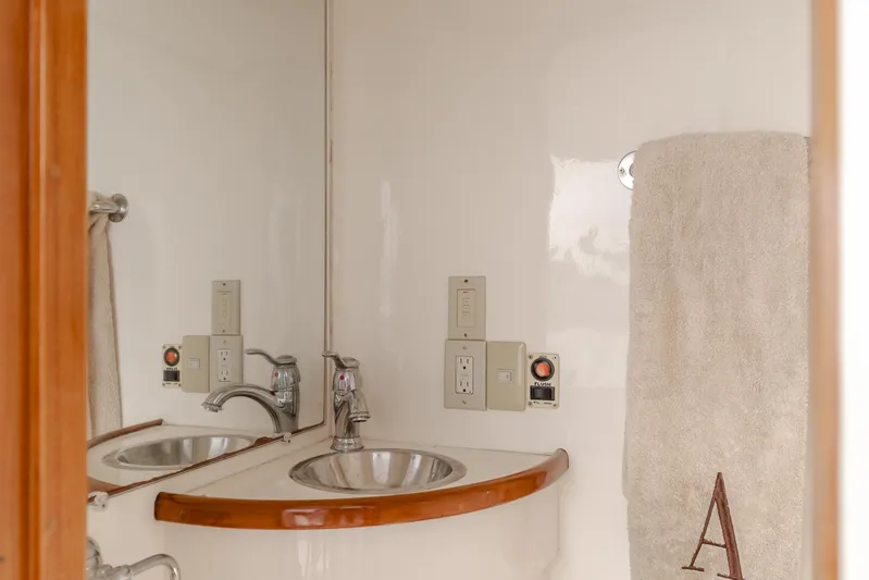 Tribeless Yacht Photos Pics 