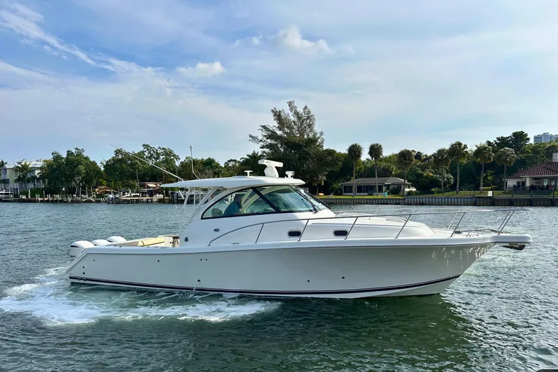 Last Chance Yacht Photos Pics Pursuit 38 LAST CHANCE - Starboard Profile