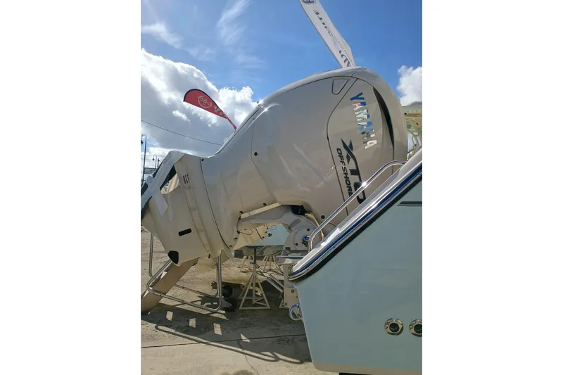 336-617 Yacht Photos Pics Yamaha outboard motor on Grady-White Canyon 336 boat, 2026 model.