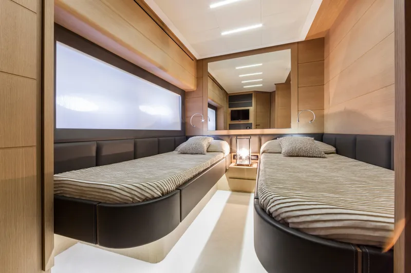  Yacht Photos Pics Manufacturer Provided Image