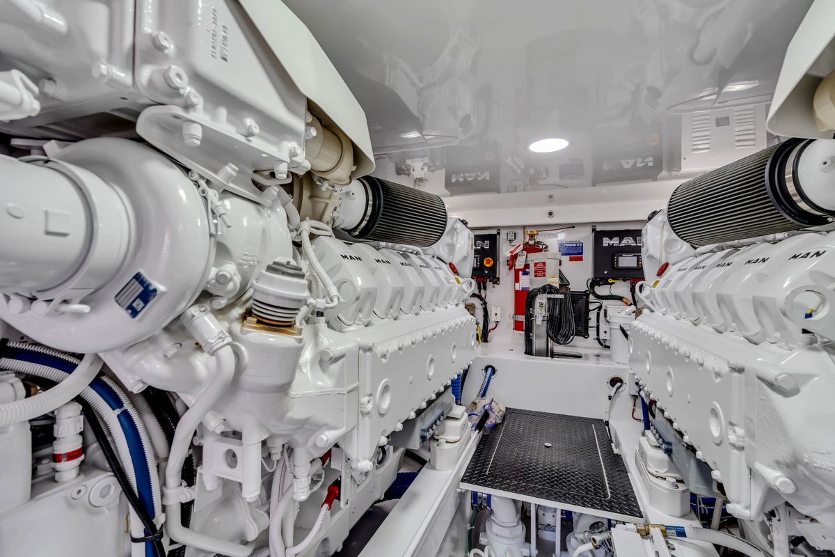 2025 Viking 58 