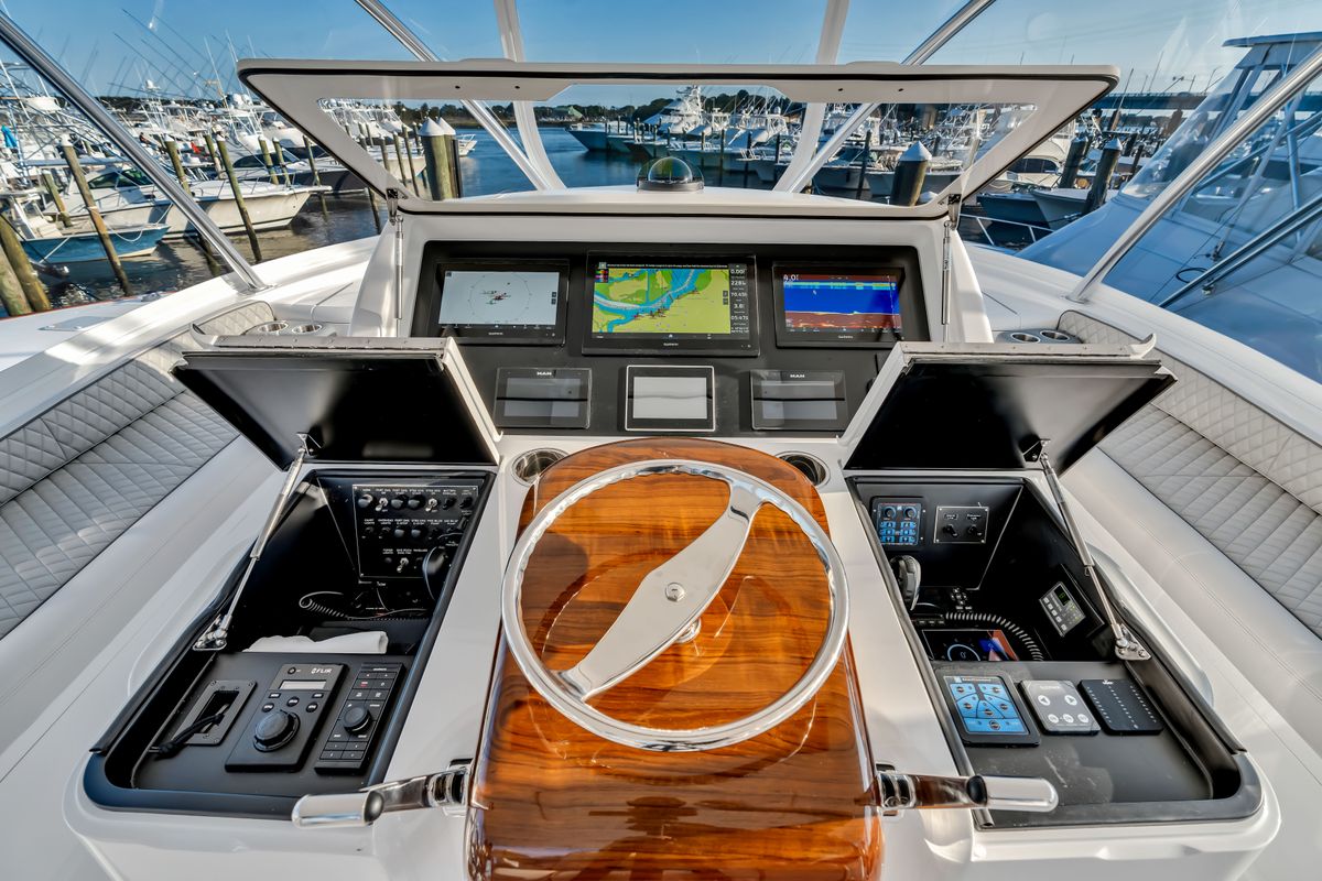 2025 Viking 58 
