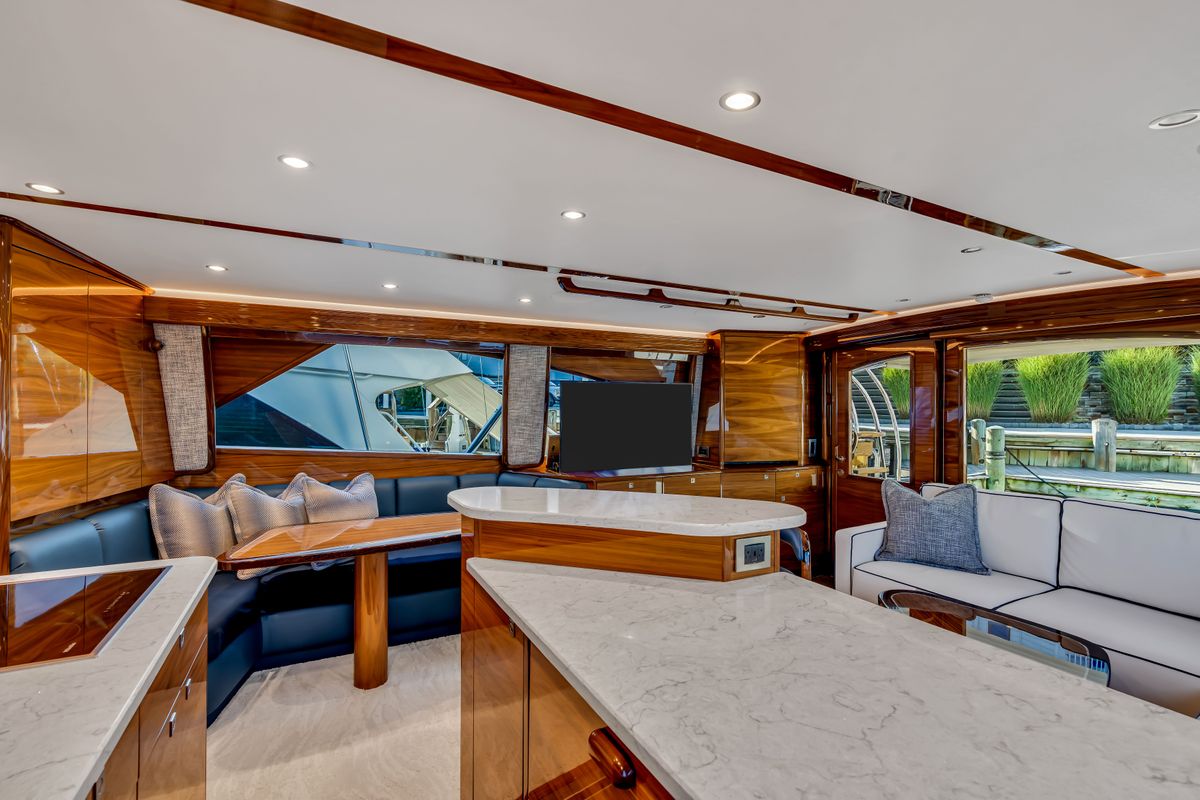 2025 Viking 58 