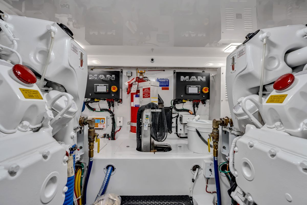 2025 Viking 58 