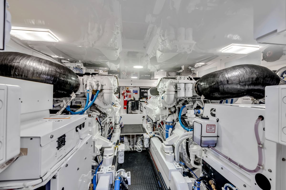 2025 Viking 58 