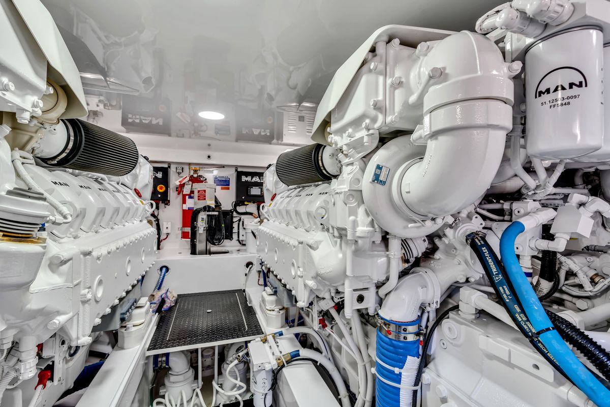 2025 Viking 58 
