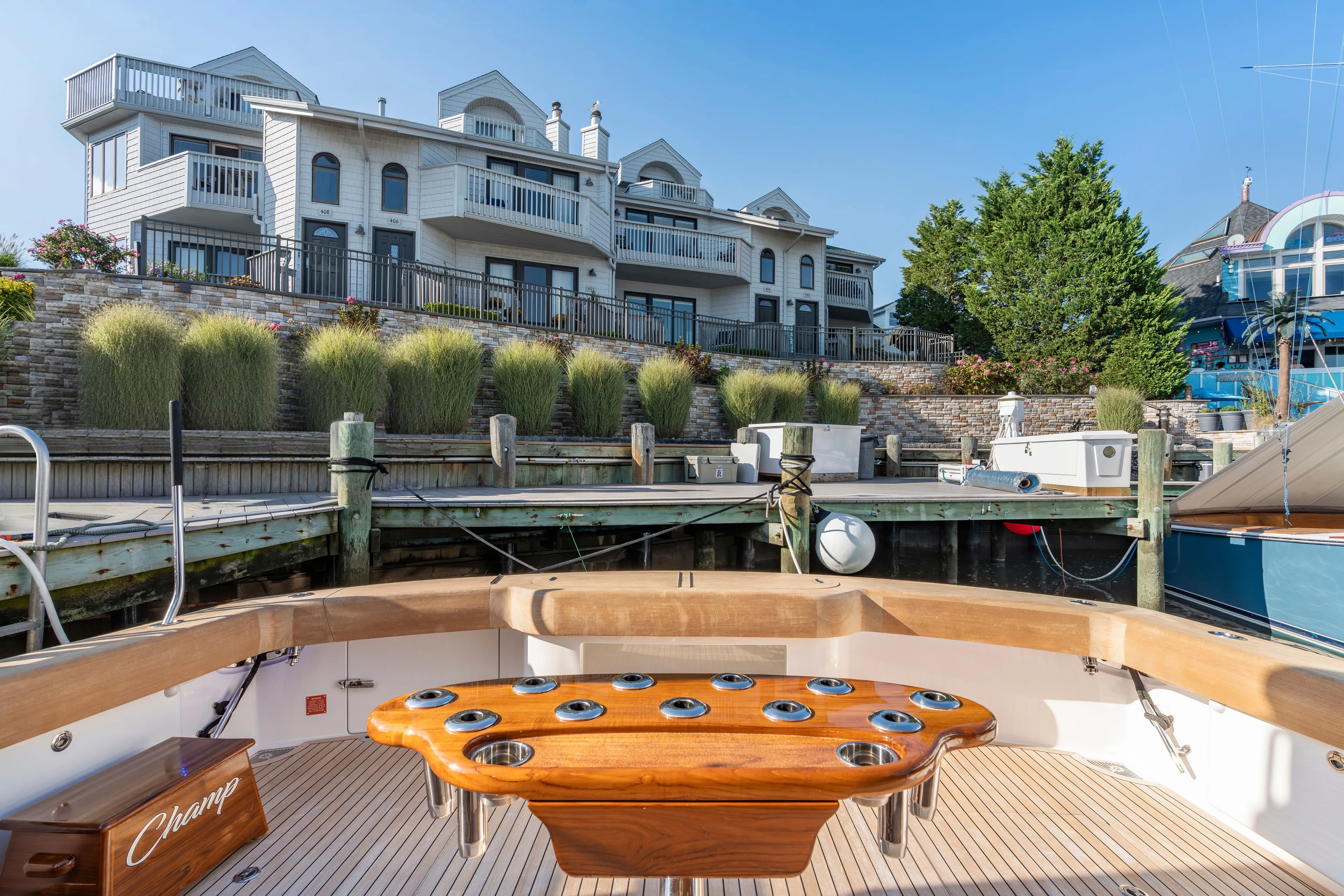 Champ Yacht Photos Pics 