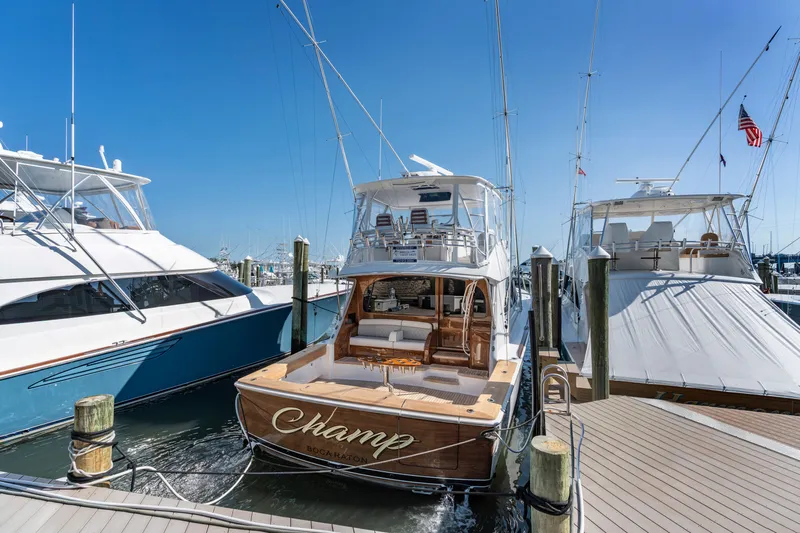 Champ Yacht Photos Pics 