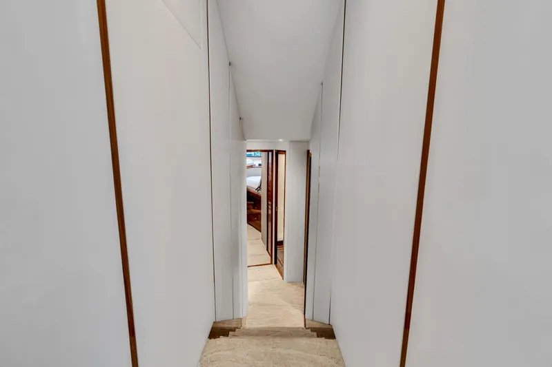 Champ Yacht Photos Pics 