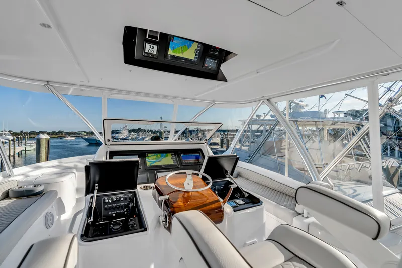 Champ Yacht Photos Pics 