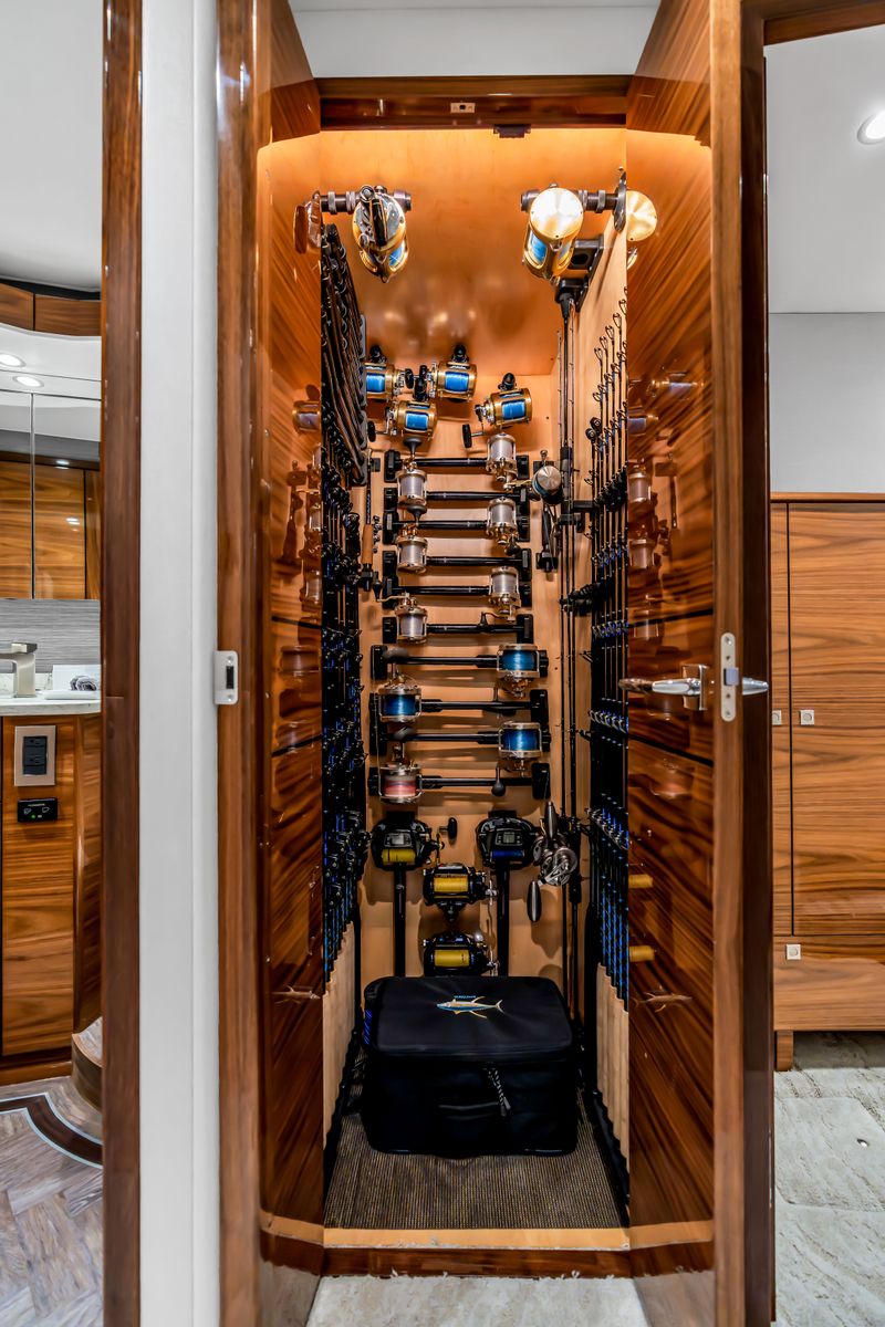 2025 Viking 58 
