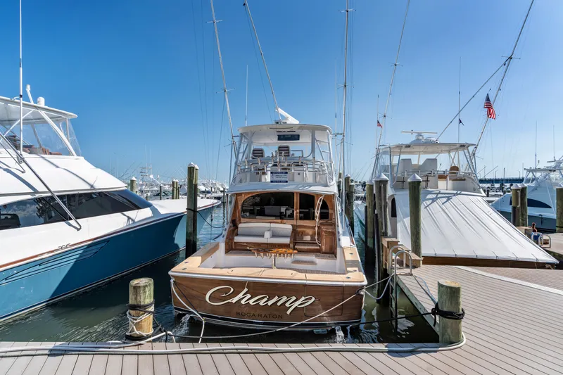 Champ Yacht Photos Pics 