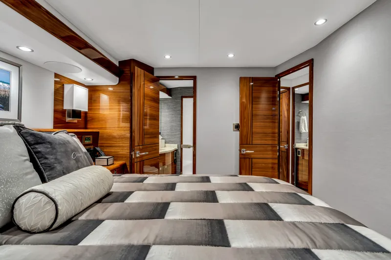 Champ Yacht Photos Pics 