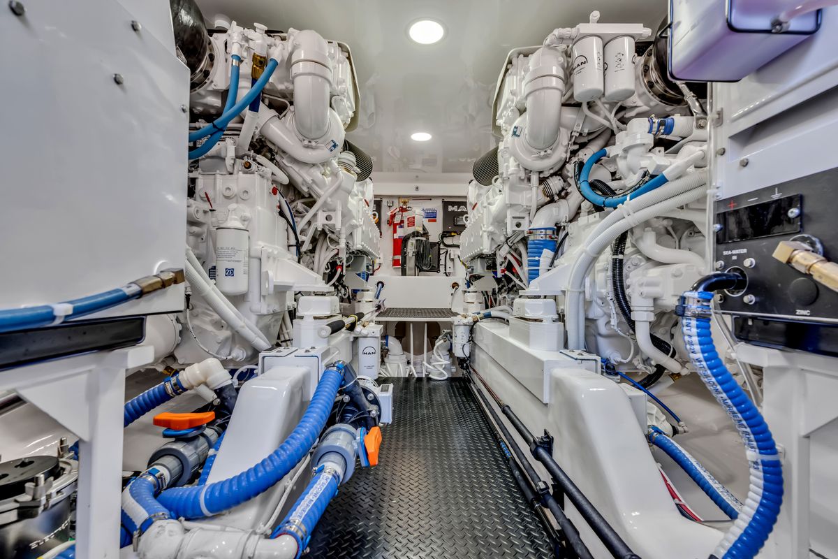2025 Viking 58 
