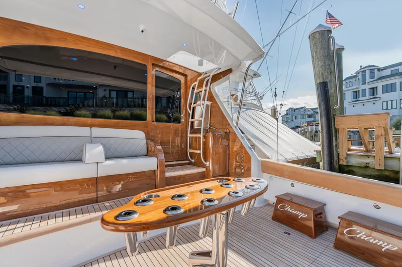 Champ Yacht Photos Pics 