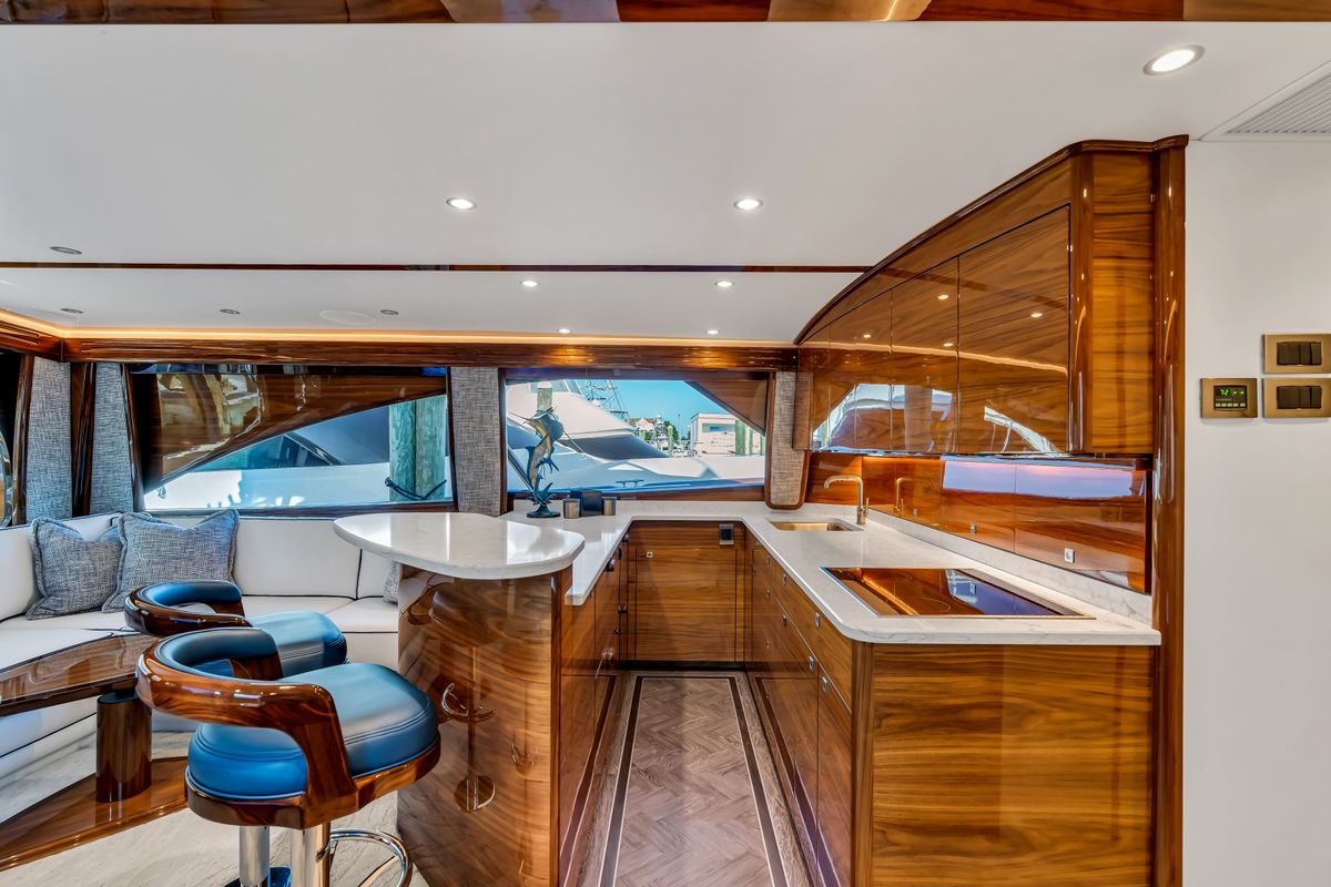 2025 Viking 58 