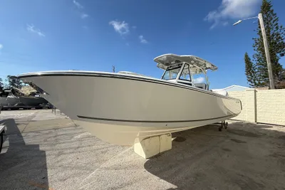 Cobia 305 Center Console