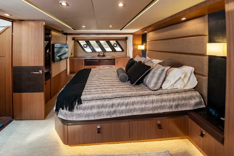 Andiamo Yacht Photos Pics 