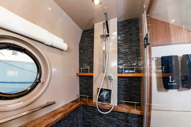 Andiamo Yacht Photos Pics 