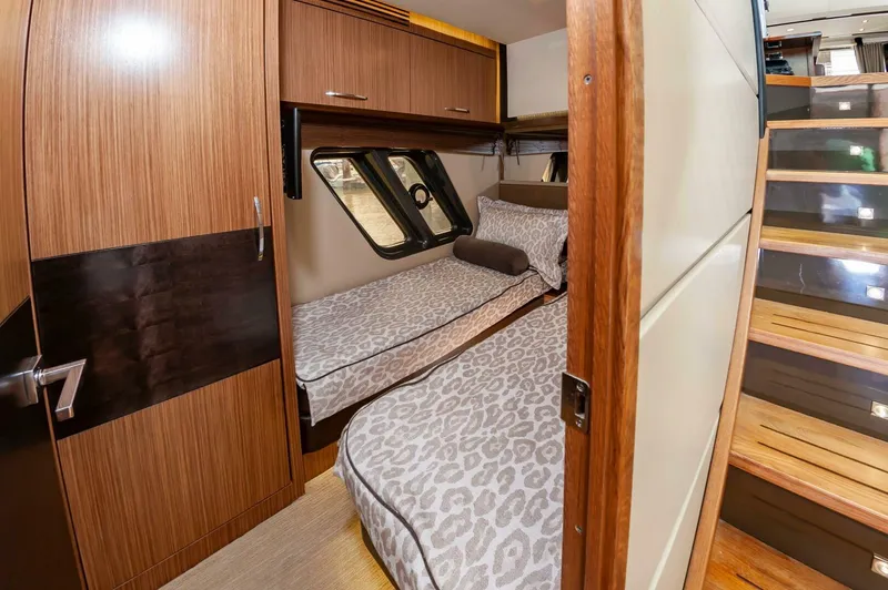 Andiamo Yacht Photos Pics 