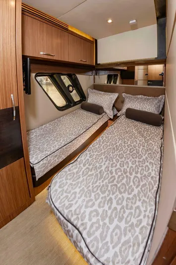 Andiamo Yacht Photos Pics 