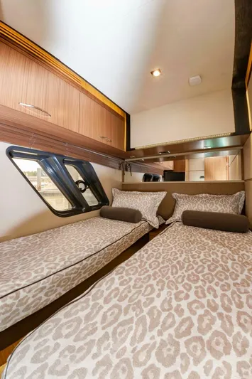 Andiamo Yacht Photos Pics 