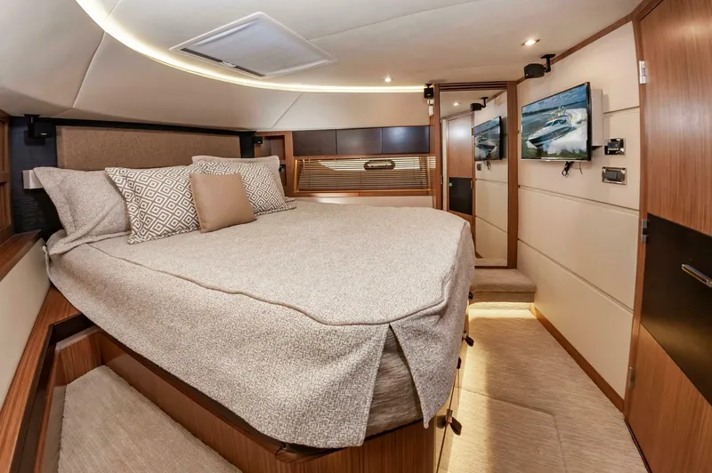 Andiamo Yacht Photos Pics 