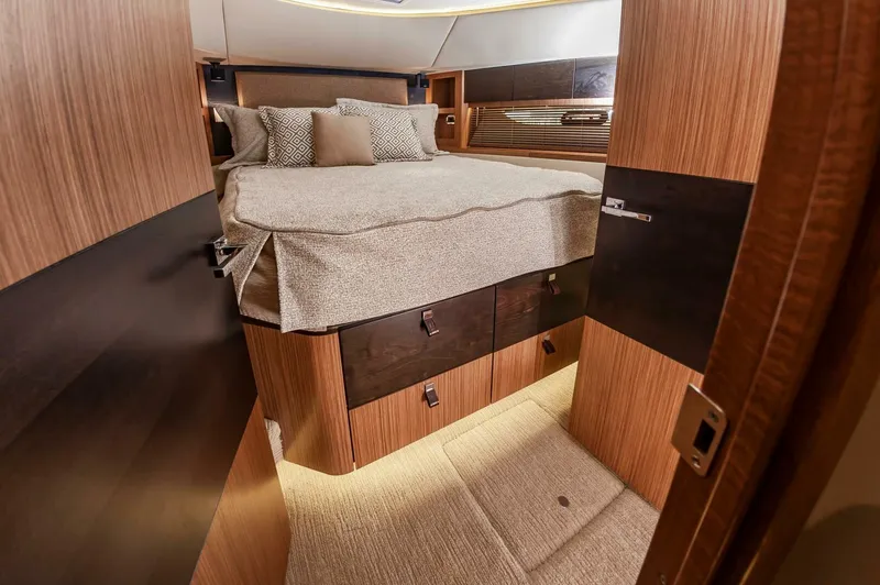 Andiamo Yacht Photos Pics 