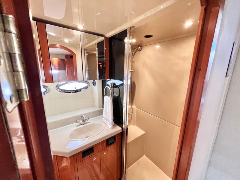 2007 Cruisers Yachts 395 Motoryacht