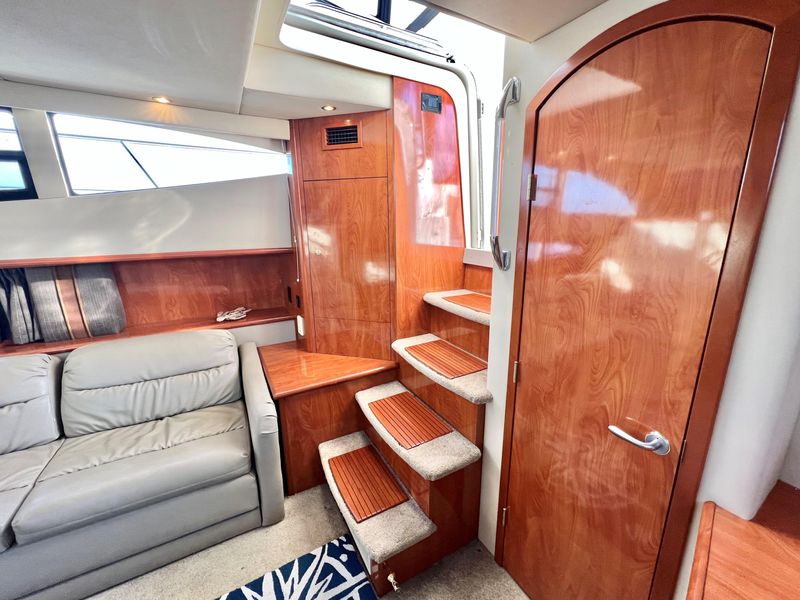 2007 Cruisers Yachts 395 Motoryacht
