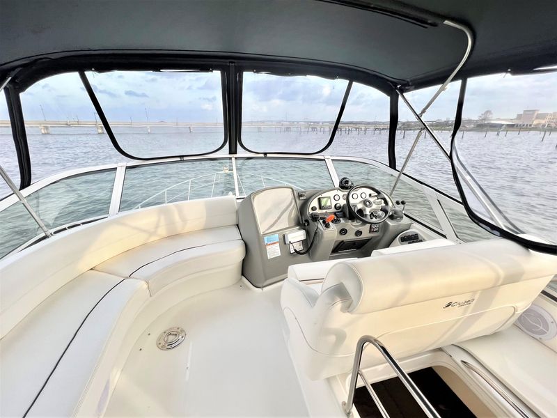 2007 Cruisers Yachts 395 Motoryacht