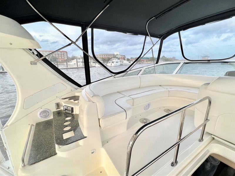 2007 Cruisers Yachts 395 Motoryacht