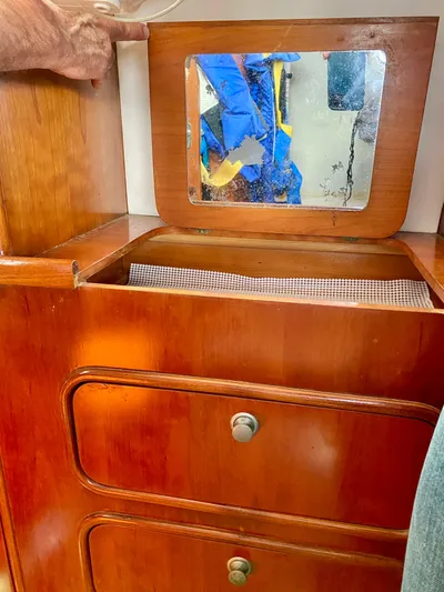 Naked Lobster Yacht Photos Pics 