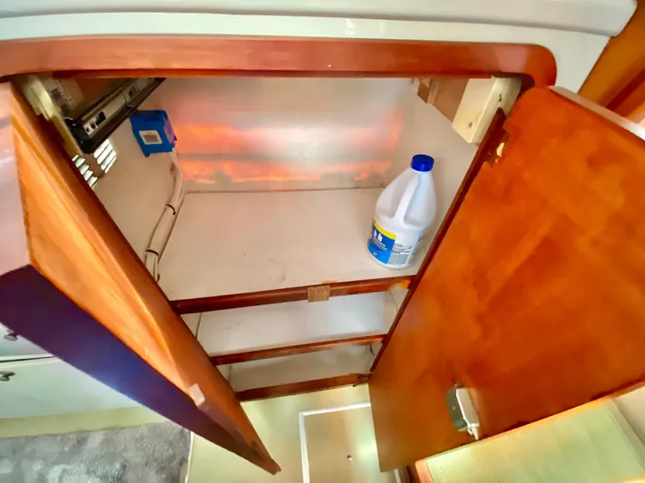 Naked Lobster Yacht Photos Pics 