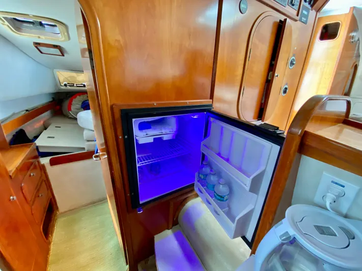 Naked Lobster Yacht Photos Pics 