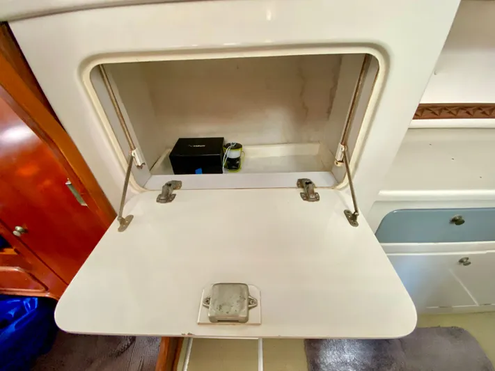 Naked Lobster Yacht Photos Pics 