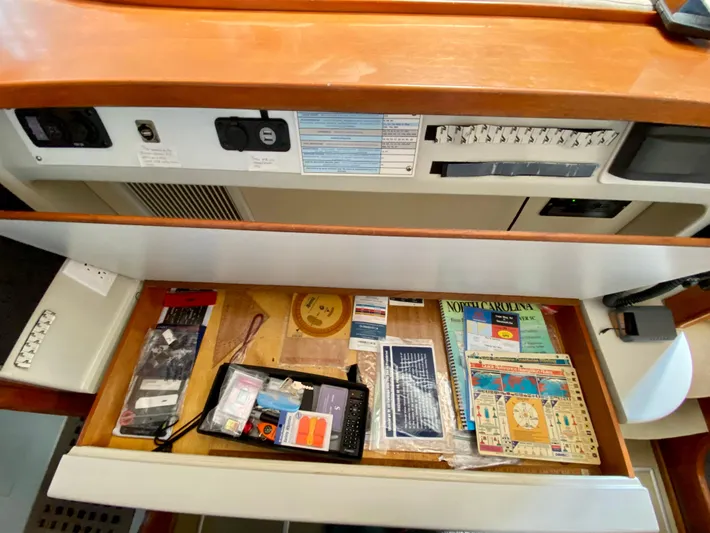 Naked Lobster Yacht Photos Pics 