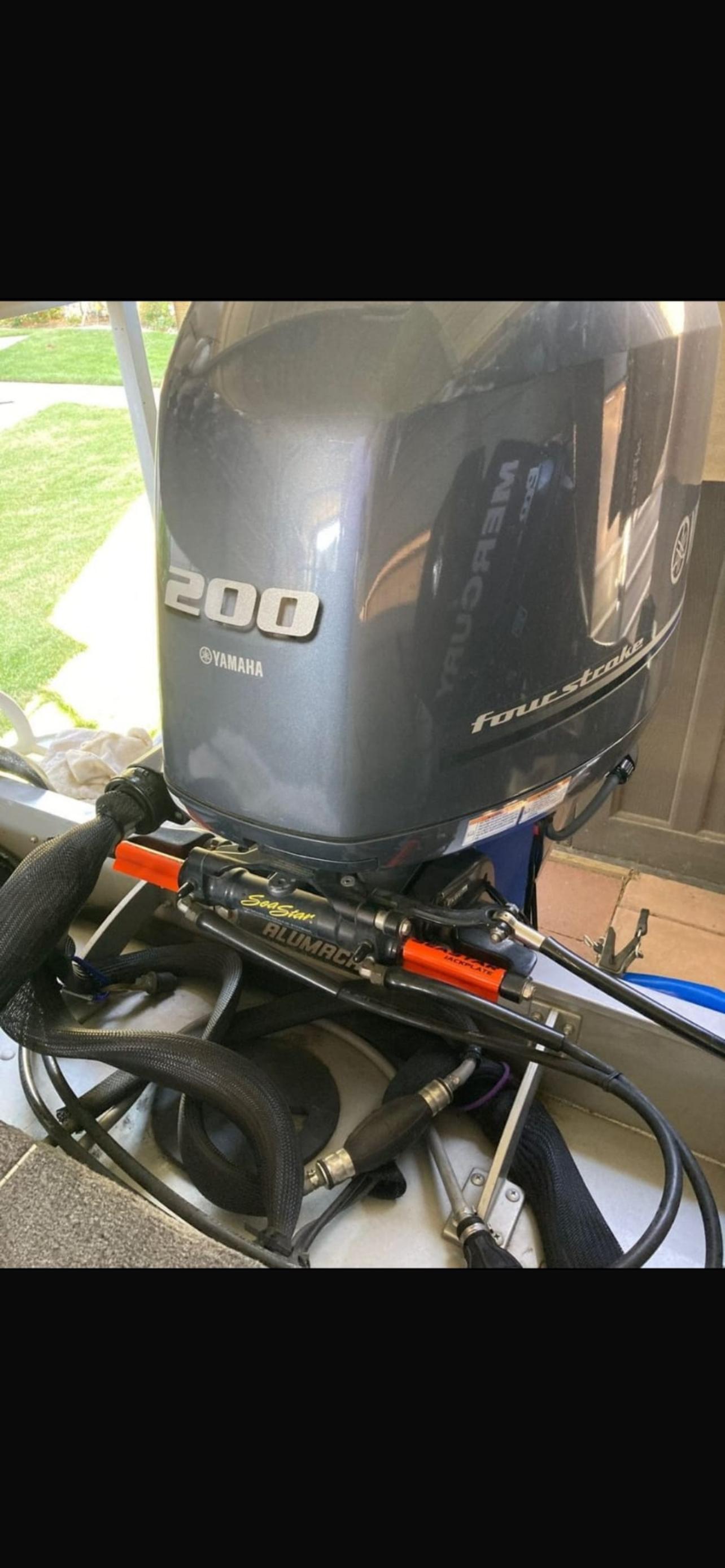 2022 Yamaha Outboards F200XB inline 2.8L