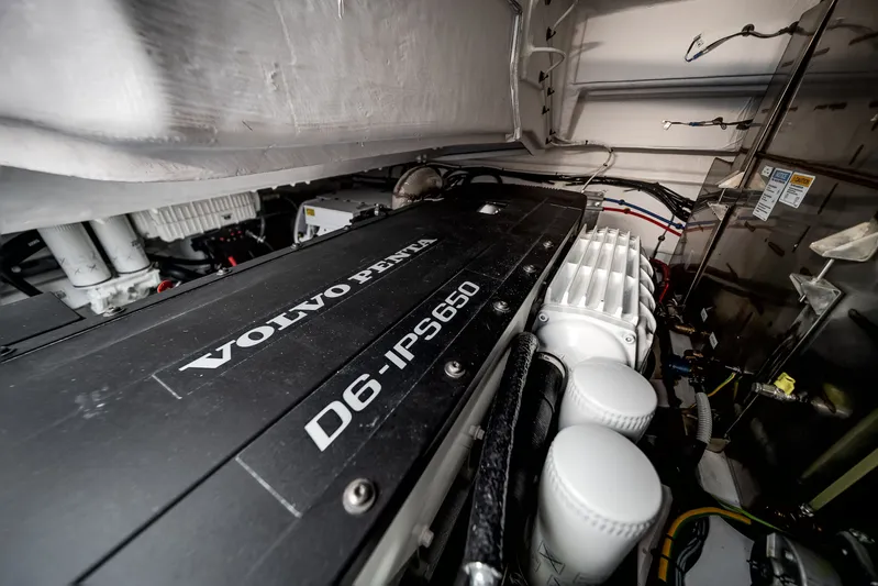 Azimut Atlantis 45 Yacht Photos Pics 