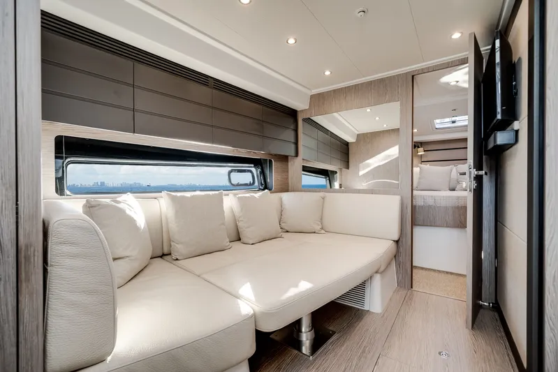 Azimut Atlantis 45 Yacht Photos Pics 