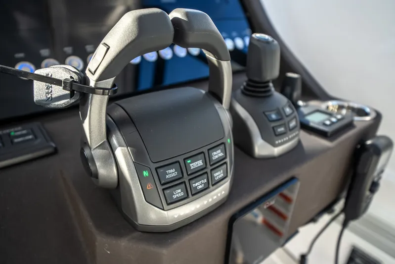 Azimut Atlantis 45 Yacht Photos Pics 