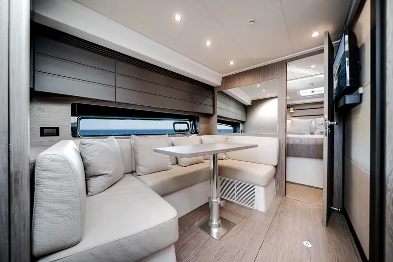 Azimut Atlantis 45 Yacht Photos Pics 