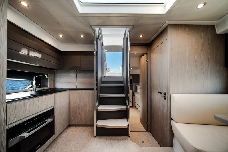 Azimut Atlantis 45 Yacht Photos Pics 