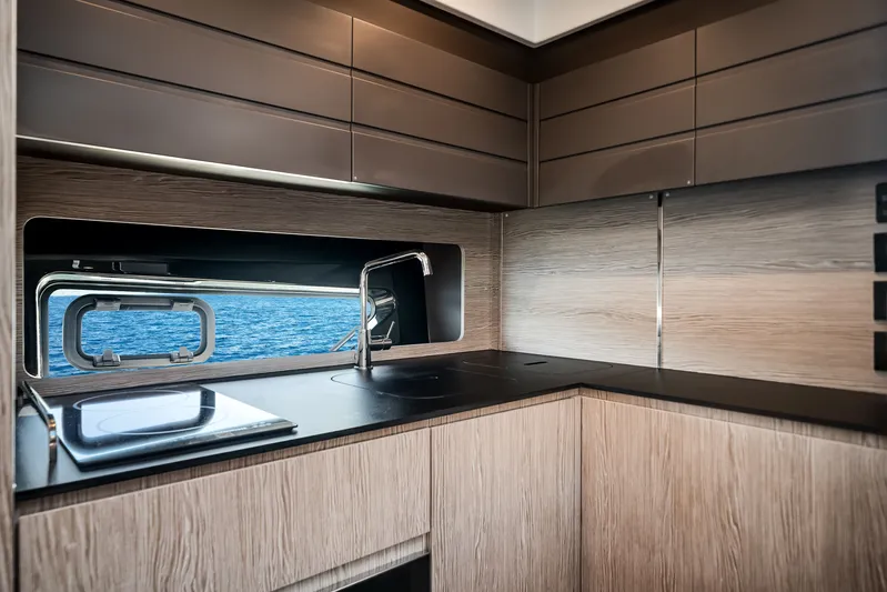 Azimut Atlantis 45 Yacht Photos Pics 