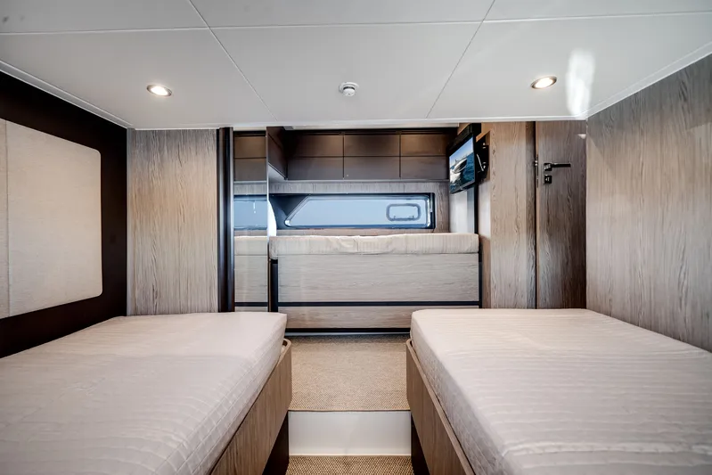 Azimut Atlantis 45 Yacht Photos Pics 